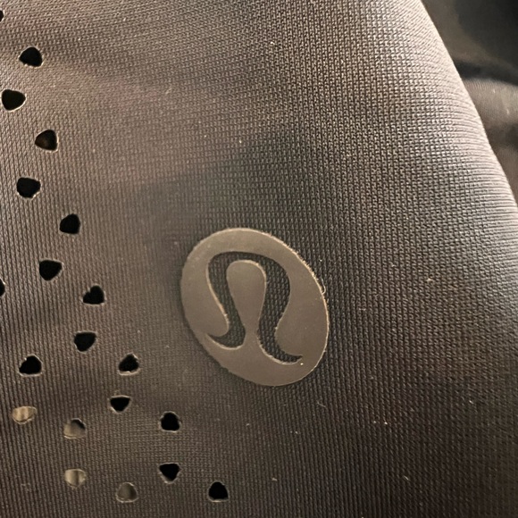 EUC LULULEMON HOTTY TOTTY SHORTS SIZE 6 - Picture 3 of 4